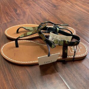 Gap sandals leather animal pony brown green size 8